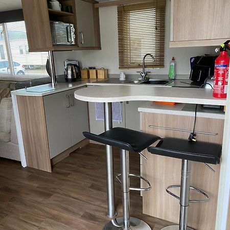 3 Bedroom 2 Bathroom Prestige Caravan Presthaven Sands Talacre Exterior foto